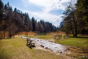 berglsteiner-see-kramsach-tirol-mit-kindern.webp